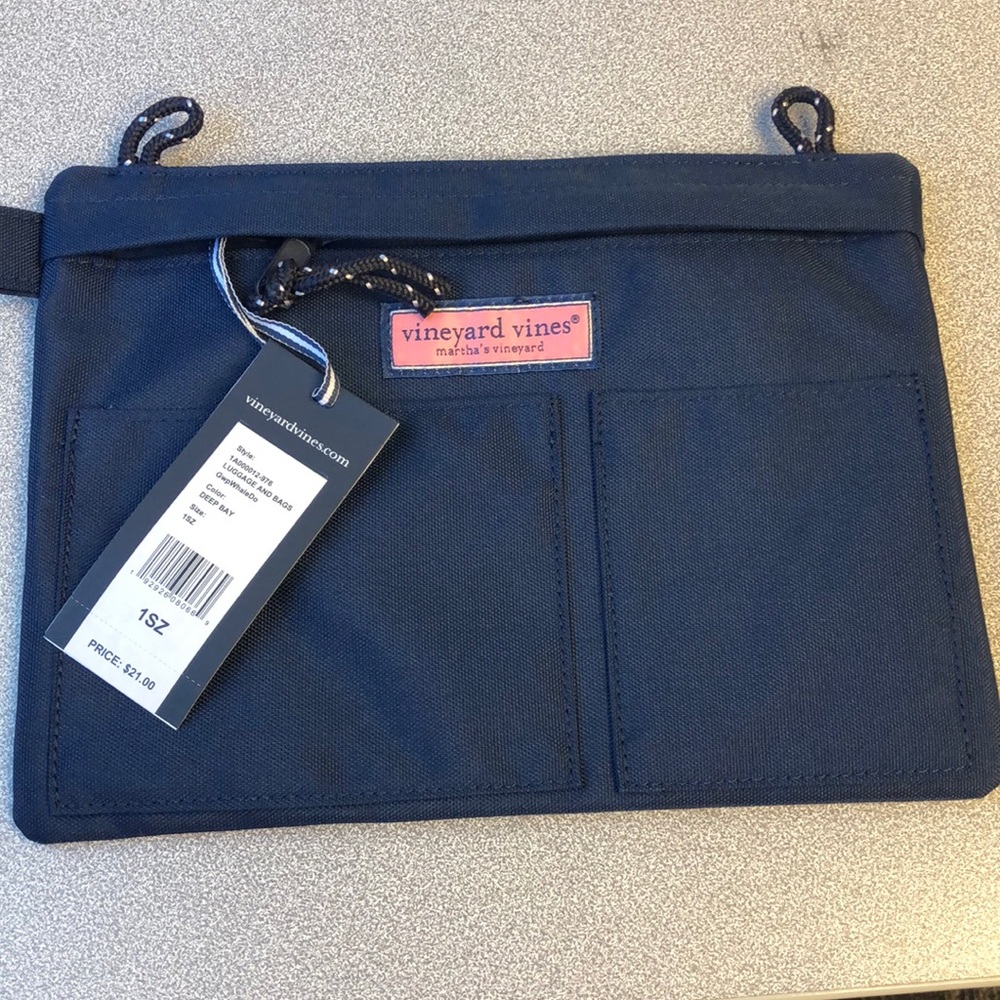 Vineyard Vines toiletry bag
